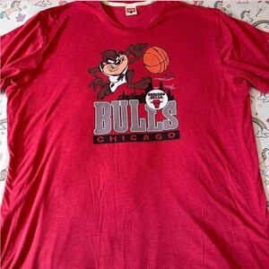 🎄🚨 BOGO 50% Off Vintage Taz x Red Chicago Bulls T-Shirt